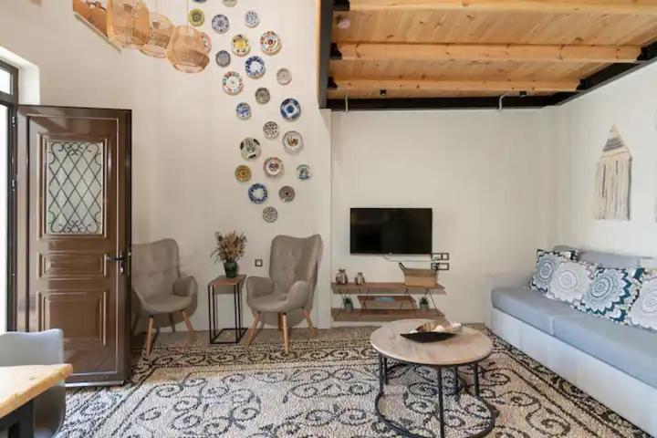 Kyrangelo Traditional House With Outdoor Jacuzzi Koskinou  외부 사진