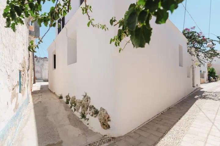 Kyrangelo Traditional House With Outdoor Jacuzzi Koskinou  외부 사진